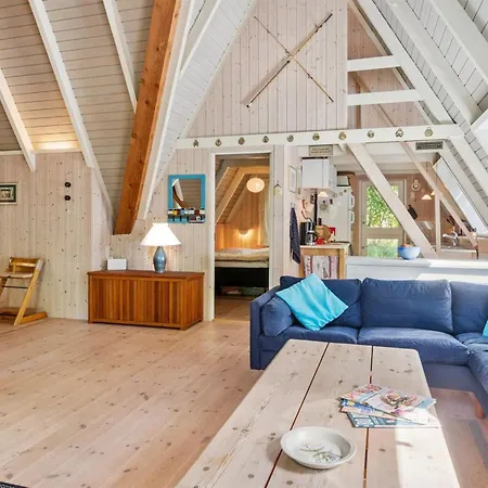 Thrond - 500m From The Sea By Interhome 펜션